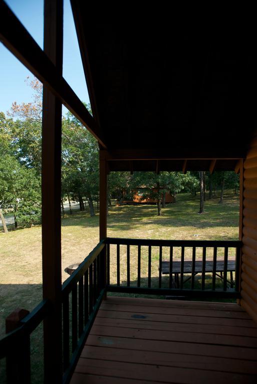 Arrowhead Camping Resort Loft Cabin 22 Douglas Center Εξωτερικό φωτογραφία