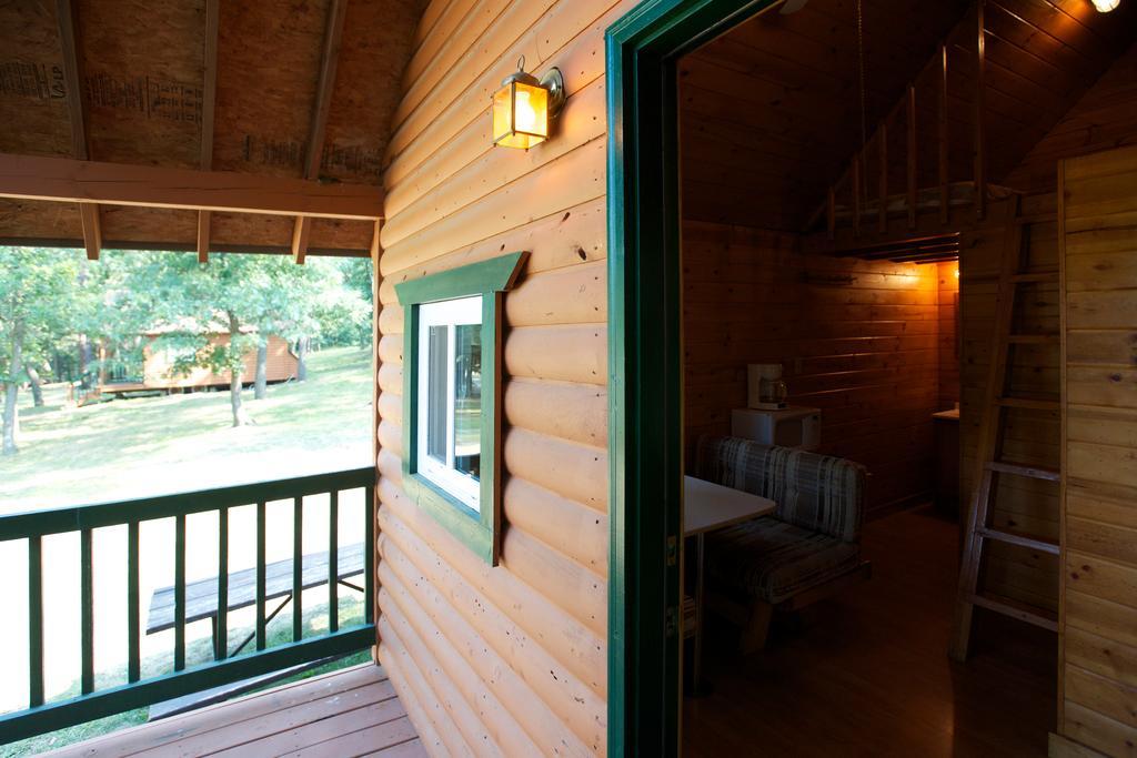 Arrowhead Camping Resort Loft Cabin 22 Douglas Center Εξωτερικό φωτογραφία