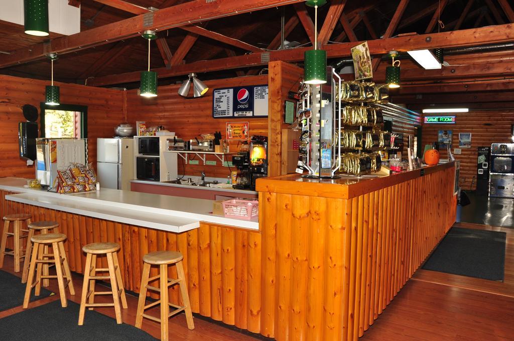 Arrowhead Camping Resort Loft Cabin 22 Douglas Center Εξωτερικό φωτογραφία