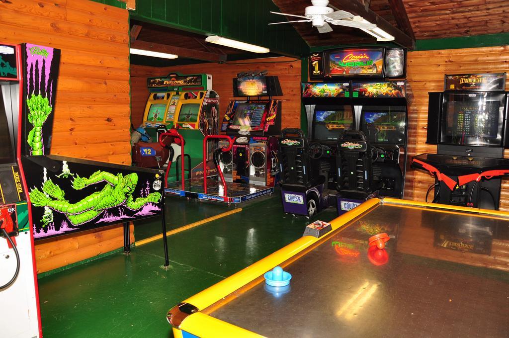 Arrowhead Camping Resort Loft Cabin 22 Douglas Center Εξωτερικό φωτογραφία