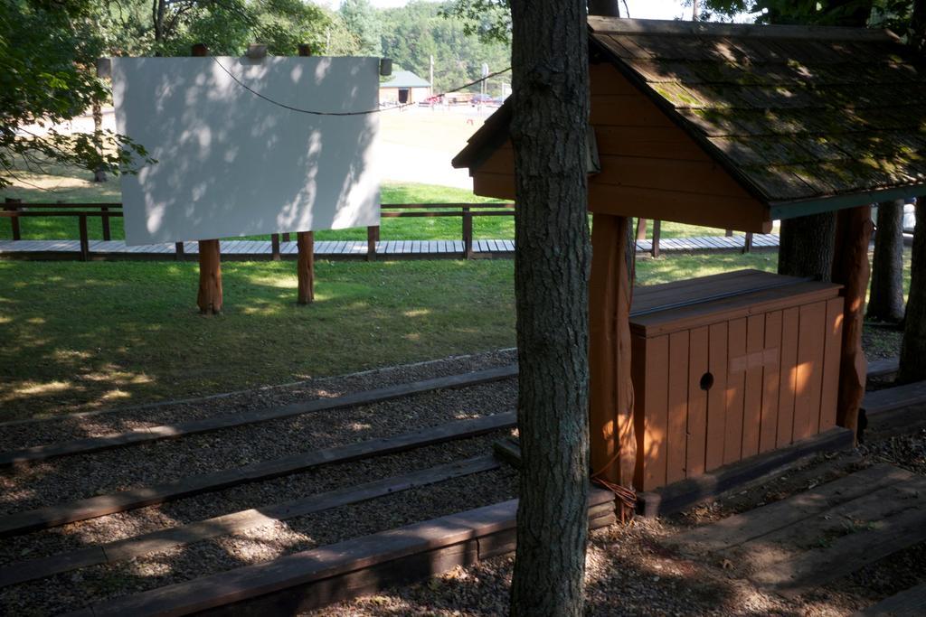 Arrowhead Camping Resort Loft Cabin 22 Douglas Center Εξωτερικό φωτογραφία